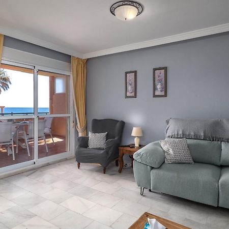 Fantastic Beachfront Apartment エステポナ エクステリア 写真