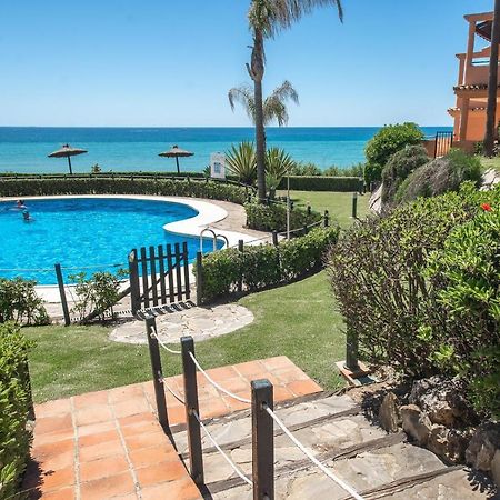 Fantastic Beachfront Apartment エステポナ エクステリア 写真