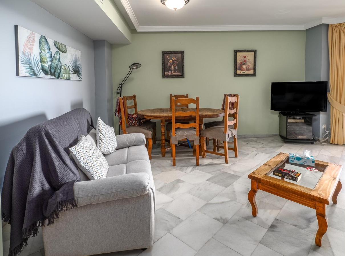 Fantastic Beachfront Apartment エステポナ エクステリア 写真