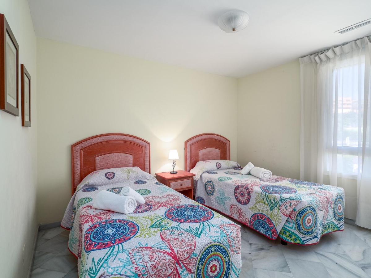 Fantastic Beachfront Apartment エステポナ エクステリア 写真