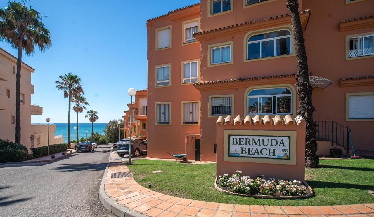Fantastic Beachfront Apartment エステポナ エクステリア 写真